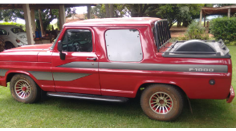 Seis homens entram em fazenda e roubam camionete em Paraguaçu